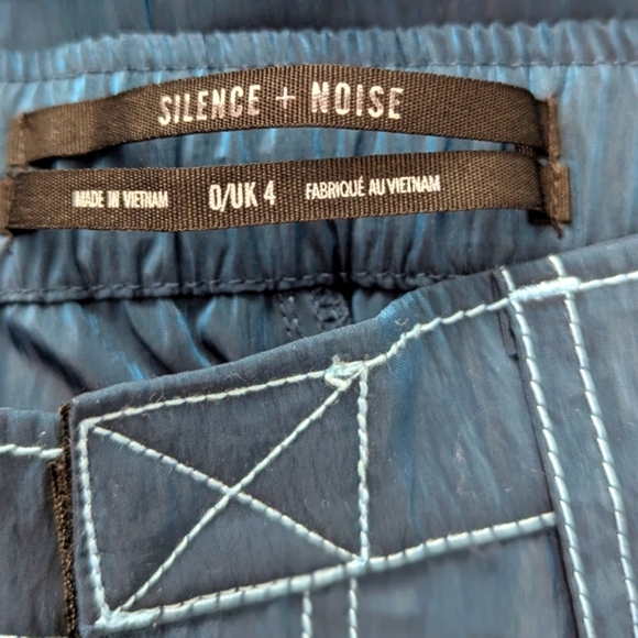 BNWOT Silence+Noise Women's Reflective Jogger/Track Pants with White Stitching - Picture 7 of 15